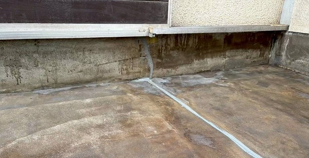 明石市　ベランダ防水　施工前　劣化